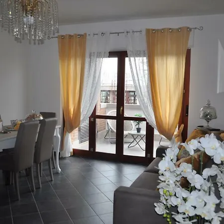 Giramondo Gold Airport *